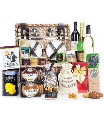 Deluxe Picnic Basket